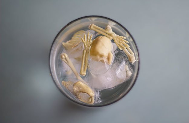 skeleton-ice-cubes