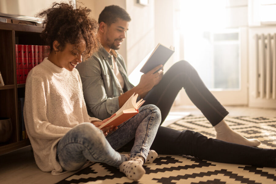 couple-reading-to-eachother