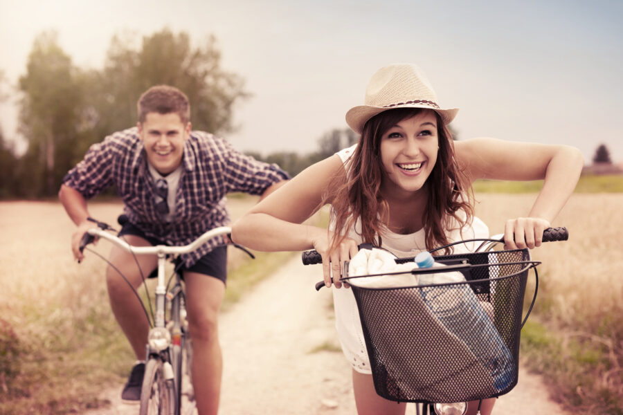 bikeride-in-nature-date-idea