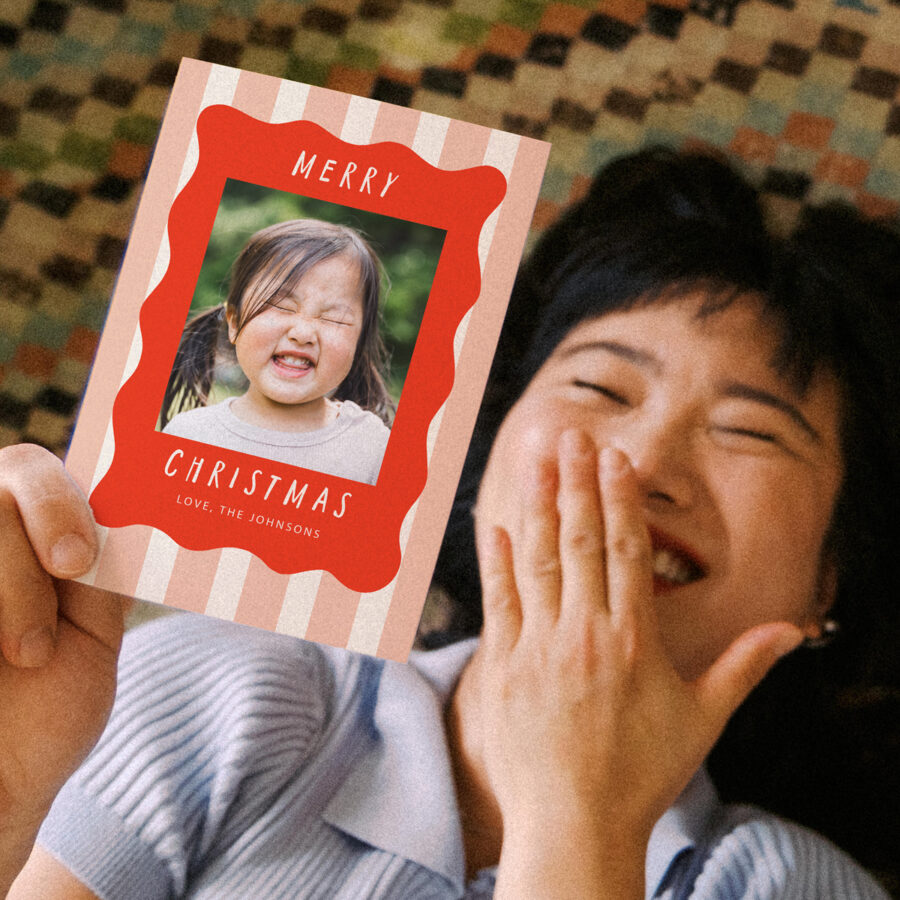 130 Christmas Card Sayings: Inspire Festive Greetings and Warm Wishes